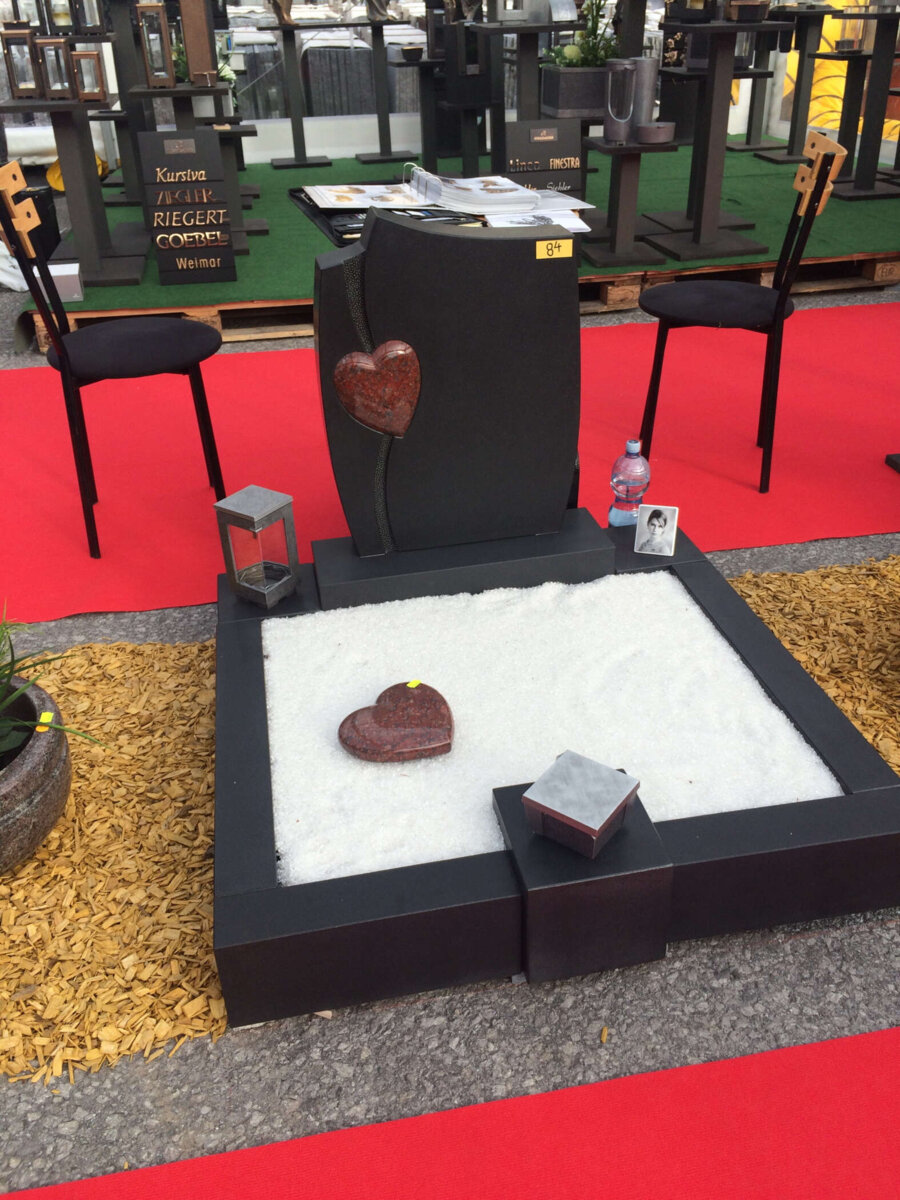 Ausstellung von WOPL Grabsteine